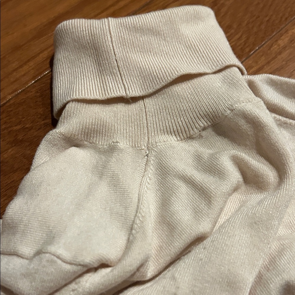 Zara Cream Turtleneck Sweater - Picture 9 of 9